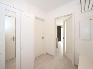 Pronájem bytu 1+kk, Praha - Karlín, Křižíkova, 35 m2