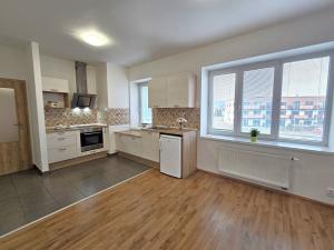 Pronájem bytu 2+kk, Kralupy nad Vltavou - Lobeček, Cesta brigádníků, 40 m2