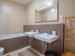 Pronájem bytu 2+kk, Praha - Kobylisy, Čumpelíkova, 67 m2