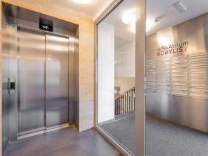 Pronájem bytu 2+kk, Praha - Kobylisy, Čumpelíkova, 67 m2