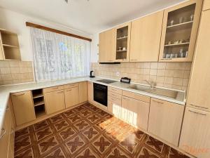 Pronájem bytu 3+1, Praha - Nebušice, Na Malé Šárce, 100 m2