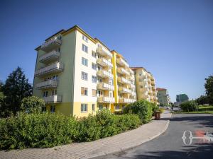 Pronájem bytu 1+kk, Praha - Horní Měcholupy, Boloňská, 30 m2
