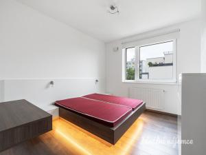 Pronájem bytu 3+kk, Praha - Modřany, Fikerova, 87 m2