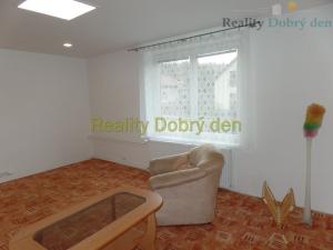 Pronájem bytu 2+1, Opava, Přerovecká, 67 m2