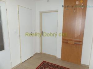 Pronájem bytu 2+1, Opava, Přerovecká, 67 m2