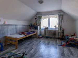 Prodej rodinného domu, Pchery - Humny, Husova, 180 m2