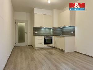 Pronájem bytu 1+kk, Praha - Vysočany, Svatošových, 32 m2