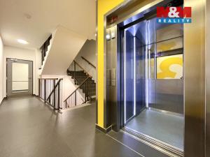 Pronájem bytu 1+kk, Praha - Vysočany, Svatošových, 32 m2
