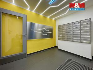 Pronájem bytu 1+kk, Praha - Vysočany, Svatošových, 32 m2