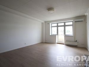 Prodej bytu 2+kk, Praha - Libeň, Českomoravská, 60 m2