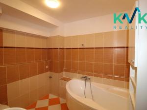 Pronájem bytu 2+1, Karlovy Vary, Dubová, 55 m2