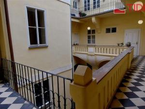 Pronájem bytu 1+1, Praha, Betlémské náměstí, 41 m2