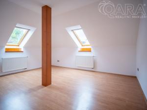 Pronájem vícegeneračního domu, Divišov, K Vodojemu, 267 m2