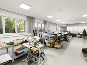 Prodej výrobních prostor, Hradec Králové, Jana Krušinky, 2133 m2