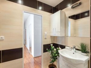 Prodej bytu 3+1, Praha - Čimice, Okořská, 69 m2