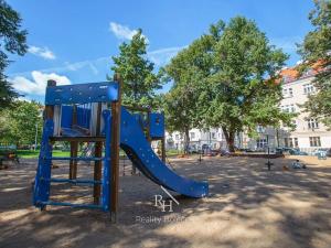 Pronájem bytu 3+kk, Praha - Bubeneč, Lotyšská, 77 m2