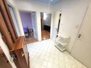 Pronájem bytu 3+1, Praha - Hostivař, Záveská, 55 m2
