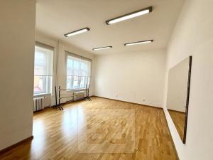 Pronájem kanceláře, Praha - Smíchov, Nádražní, 139 m2
