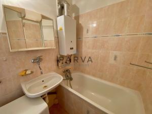 Pronájem bytu 1+kk, Praha - Kobylisy, Šimůnkova, 31 m2