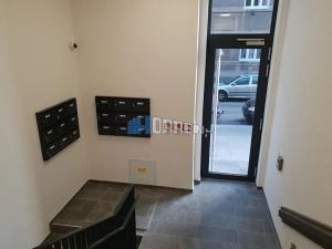 Pronájem bytu 1+kk, Praha - Libeň, Primátorská, 42 m2