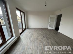 Pronájem bytu 1+kk, Praha - Dolní Chabry, Ústecká, 62 m2