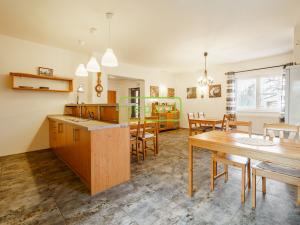 Prodej vícegeneračního domu, Praha, Hekova, 478 m2