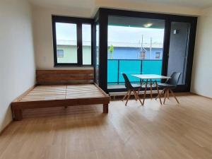 Pronájem bytu 1+kk, Praha - Holešovice, U průhonu, 36 m2