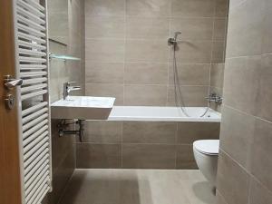 Pronájem bytu 1+kk, Praha - Holešovice, U průhonu, 36 m2