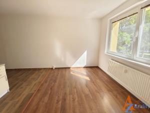 Pronájem bytu 1+1, Jirkov, Červenohrádecká, 35 m2