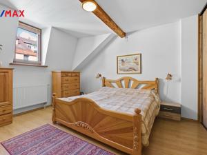 Prodej bytu 3+1, Karlovy Vary, Bulharská, 72 m2