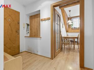 Prodej bytu 3+1, Karlovy Vary, Bulharská, 72 m2