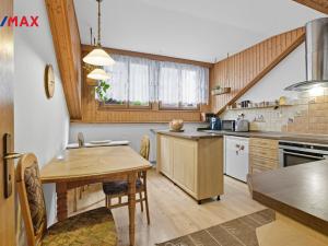 Prodej bytu 3+1, Karlovy Vary, Bulharská, 72 m2