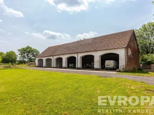 Prodej rodinného domu, Spálené Poříčí, 210 m2