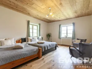 Prodej rodinného domu, Spálené Poříčí, 210 m2