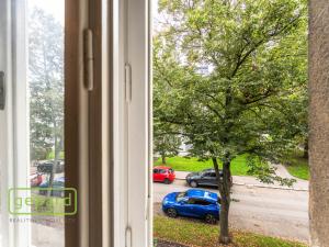 Prodej podílu 1/2 rodinného domu, Praha - Malešice, Káranská, 225 m2