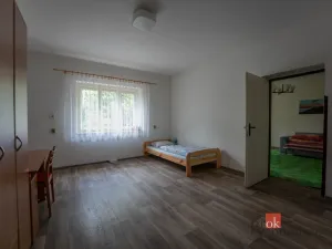 Prodej atypického bytu, Dvůr Králové nad Labem, Klazarova, 390 m2