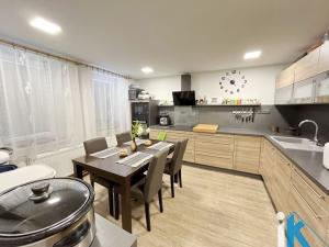 Prodej rodinného domu, Hruška, 180 m2