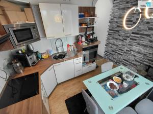 Prodej bytu 2+1, Cheb, Šeříková, 64 m2