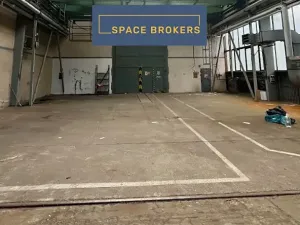 Pronájem skladu, Hradec Králové, 780 m2