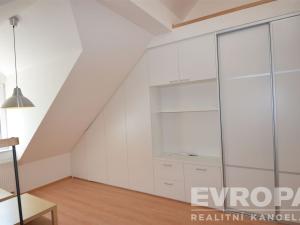 Pronájem bytu 2+kk, Praha - Břevnov, Míčova, 47 m2