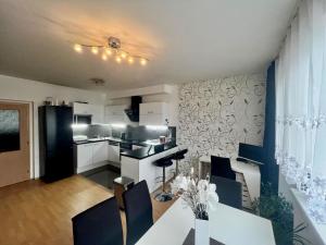 Prodej bytu 3+kk, Jesenice, V Roháči I., 65 m2