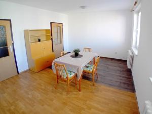 Pronájem bytu 3+1, Český Krumlov - Domoradice, Urbinská, 78 m2