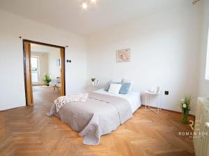 Prodej bytu 2+1, Praha - Libeň, náměstí Na Balabence, 52 m2