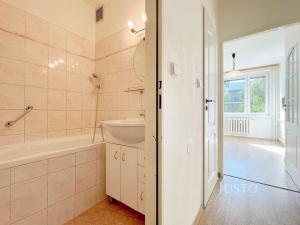 Pronájem bytu 3+1, Praha, Slunečnicová, 77 m2
