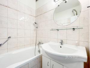 Pronájem bytu 3+1, Praha, Slunečnicová, 77 m2