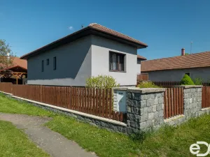 Prodej rodinného domu, Tři Dvory, 76 m2
