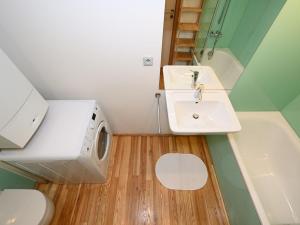 Pronájem bytu 2+kk, Praha - Dejvice, Srbská, 66 m2