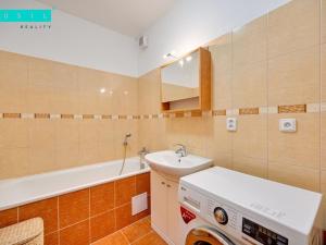 Pronájem bytu 2+kk, Olomouc - Řepčín, gen. Píky, 60 m2