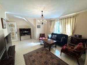 Prodej bytu 4+1, Karlovy Vary, Mariánskolázeňská, 130 m2