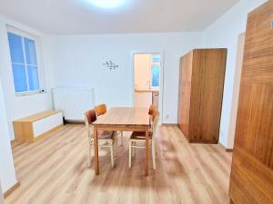 Pronájem bytu 3+1, Praha - Strašnice, Na výsluní, 76 m2